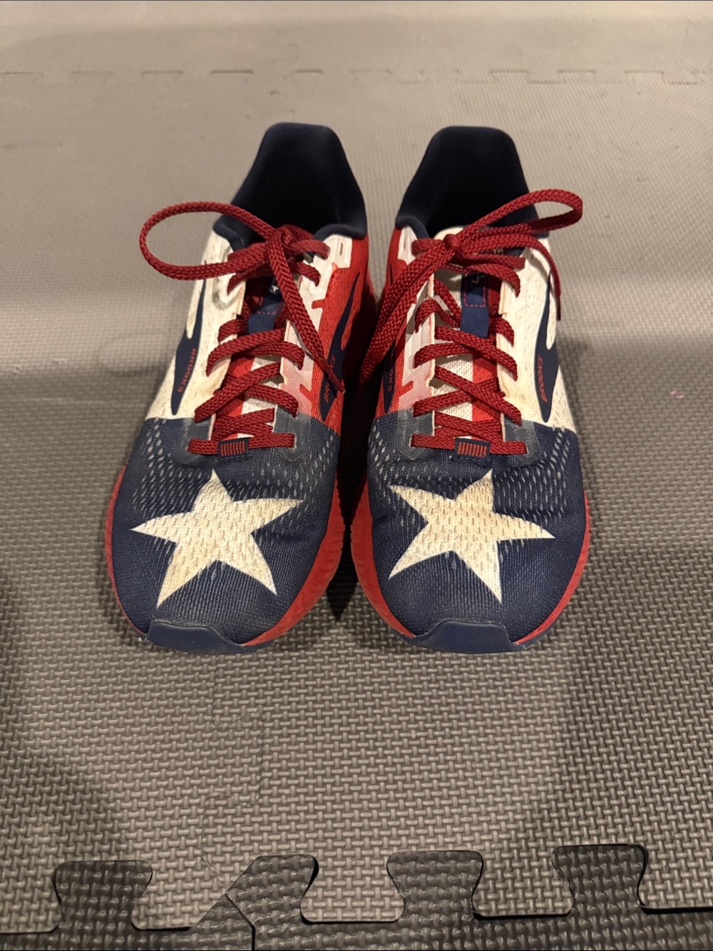 Brooks Women’s Texas Navy and Red Star Accent Sneakers